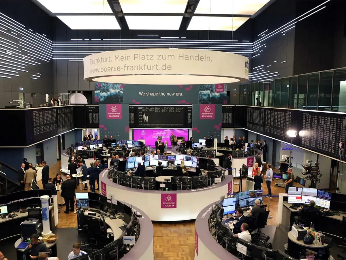 European stocks fall after disappointing results impact the technology sector