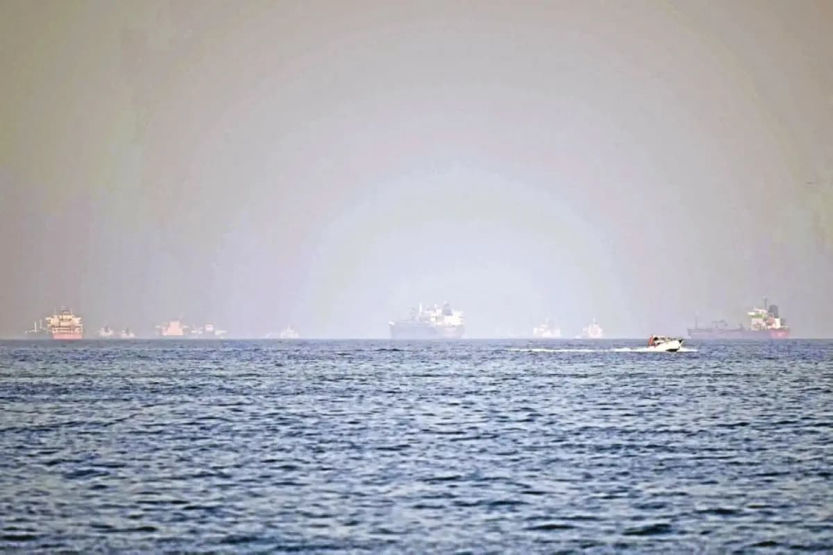 Oil tanker traffic through the Strait of Hormuz fell to its lowest level since May