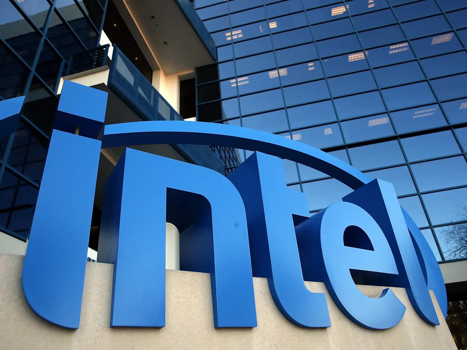 Intel Reports Fastest Growth Since 2011, Exceeds Quarterly Revenue Expectations