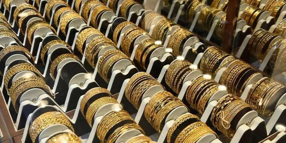الذهب يسجل مكاسب أسبوعية مع تراجع النفط وترقب تطورات الشرق الأوسط