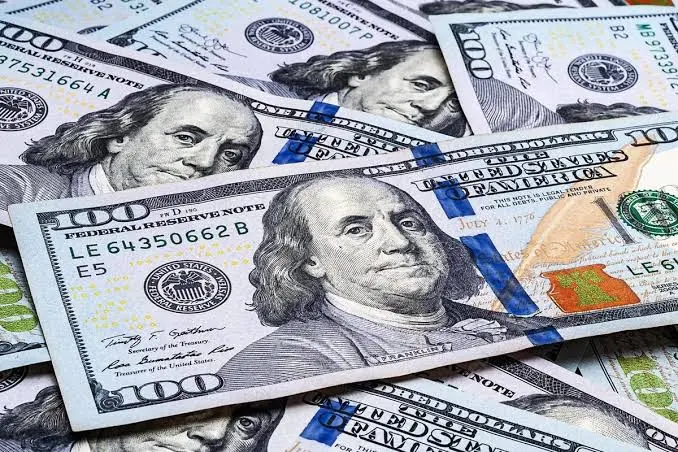 انخفاض قيمة العملة يختبر دفاعات الشركات الآسيوية