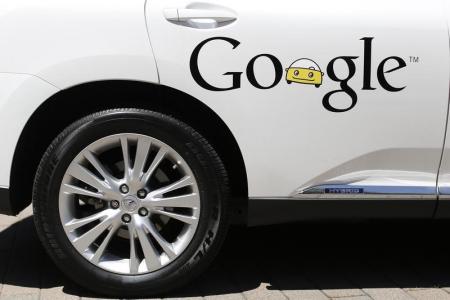 اختبار قيادة لسيارة جوجل التي تعمل بدون سائق