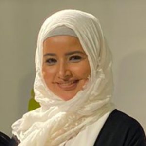 الكاتبة منى حمدان